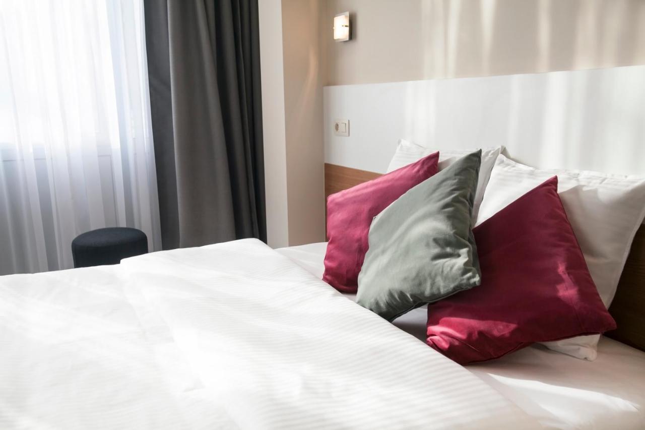 Antwerp Inn Hotel Ngoại thất bức ảnh